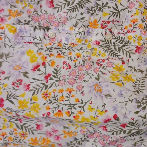 Pretty Spring floral button down - Picture 2 of 6